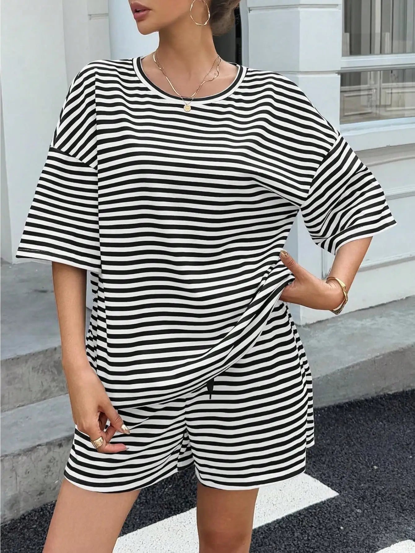 Fisoew Striped Athleisure 2Piece Lounge Set With High Waist Shorts